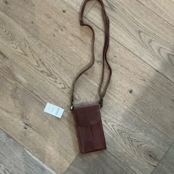 NWT Leather Crossboddy Phone/Card Case - Picture 2 of 6